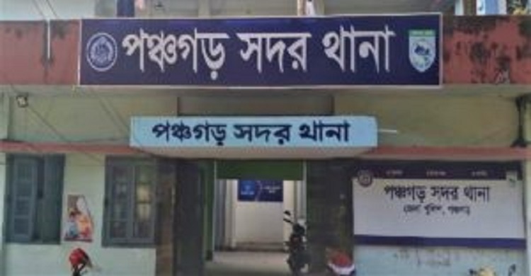 মায়ের ডাকে ছাদ থেকে উঁকি, পড়ে প্রাণ গেলো একমাত্র ছেলের