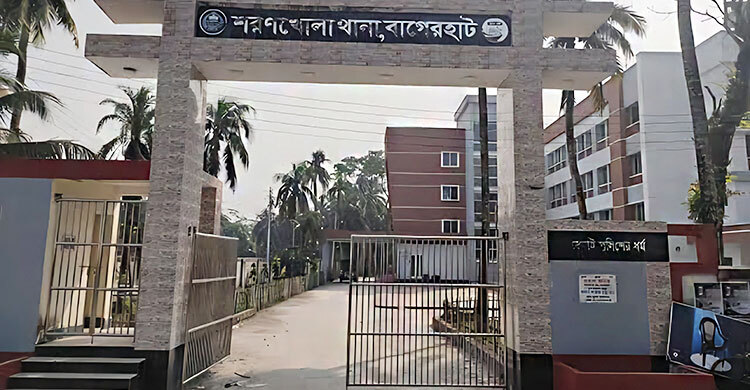 রাস্তায় পড়ে ছিল কিশোরীর গলাকাটা মরদেহ