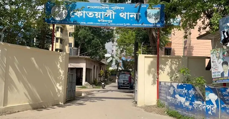 একসঙ্গে বসে ছিল তিন বন্ধু, বজ্রপাতে একজনের মৃত্যু অক্ষত বাকি দুজন