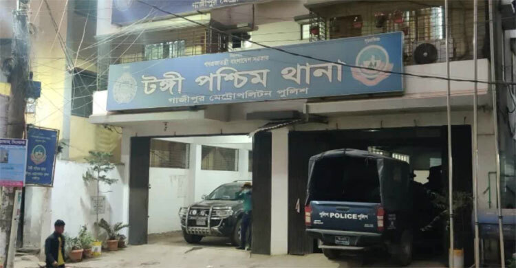 সম্পত্তি লিখে না দেওয়ায় বাবাকে কুপিয়ে জখম