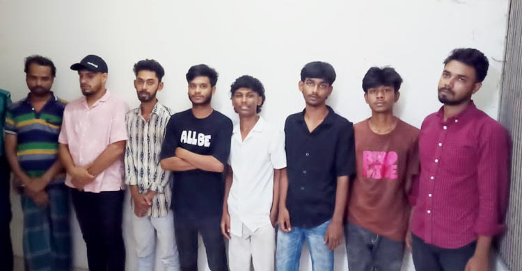 ধানমন্ডিতে বিশেষ অভিযানে বিভিন্ন অপরাধে জড়িত ১০ জন গ্রেফতার