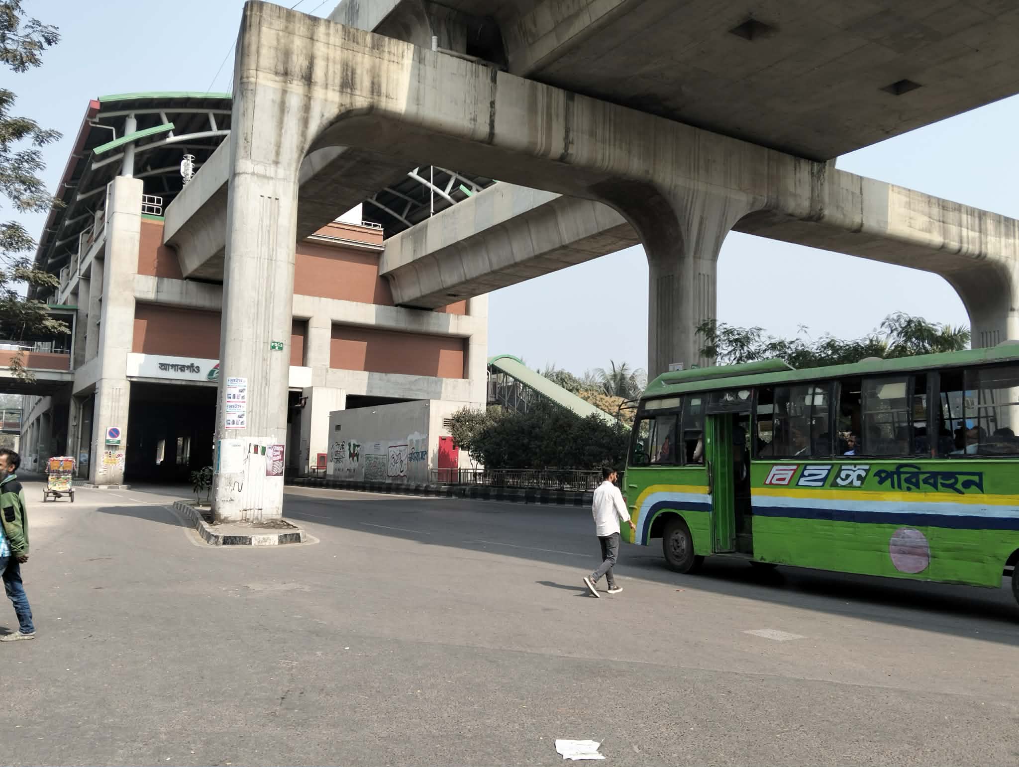 নগরজুড়ে সুনসান, চলছে ফাঁকা যানবাহন