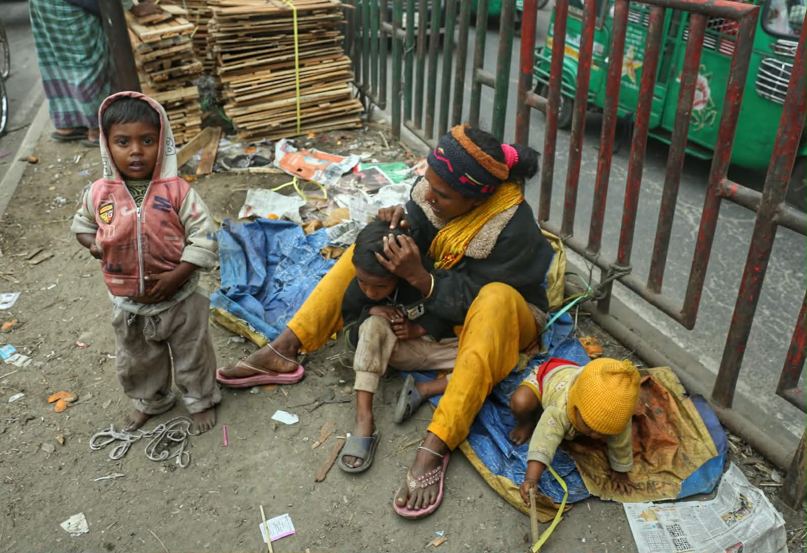 ঠান্ডার আড়ালে নগরীর অদৃশ্য যুদ্ধক্ষেত্র
