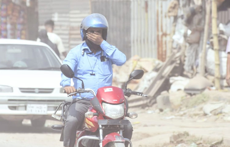 উন্নয়নের ধুলায় ঢাকা নগরজীবন, ছবিতে বিস্তারিত