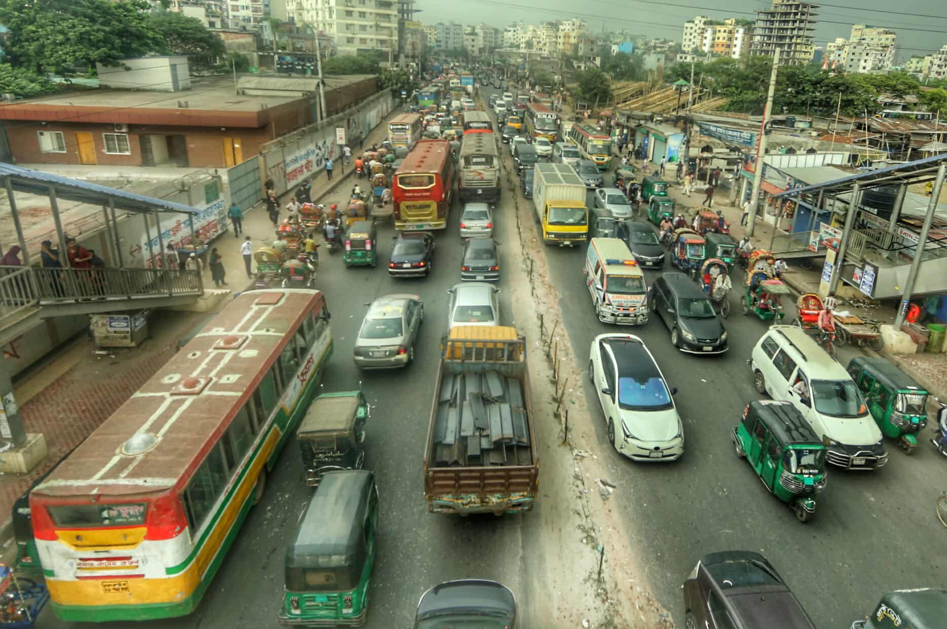 ব্যস্ত নগরীর এই ক্লান্ত মুহূর্ত ক্যামেরাবন্দি করেছেন মাহবুব আলম