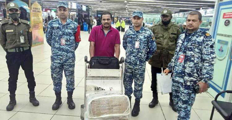 শাহজালাল বিমানবন্দরে লাগেজ চুরির ঘটনায় যাত্রীর কারাদণ্ড
