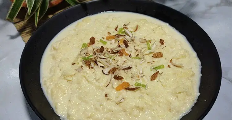 শীতের বিকেলে স্বাদ নিন মুলার পায়েসের