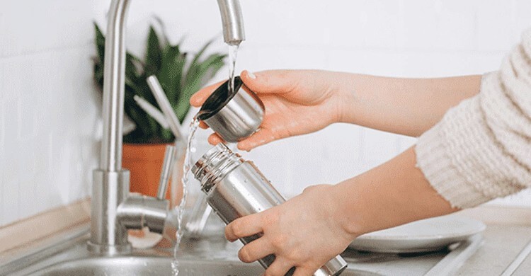 শীতে ফ্লাস্ক ব্যবহার হয় বেশি, পরিষ্কার করবেন যেভাবে