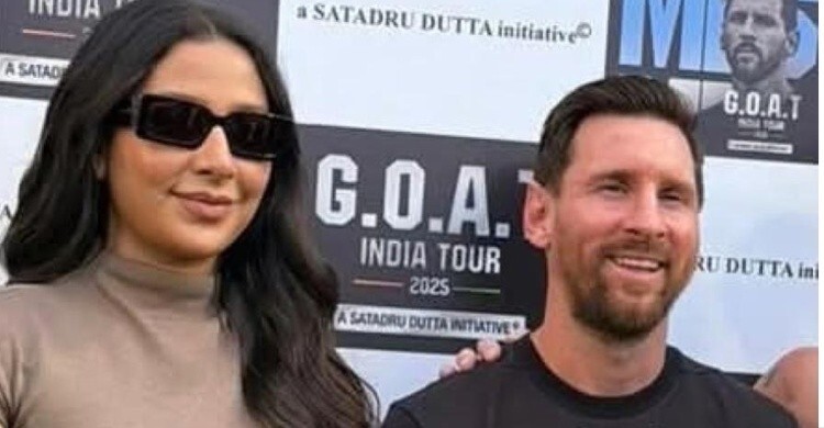 মেসির সঙ্গে ছবি তোলা নিয়ে অবশেষে মুখ খুললেন শুভশ্রী