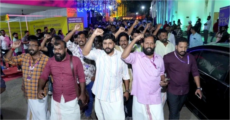 মোদী সরকারকে পাত্তাই দিচ্ছে না কেরালা, চলবে নিষিদ্ধ সিনেমা