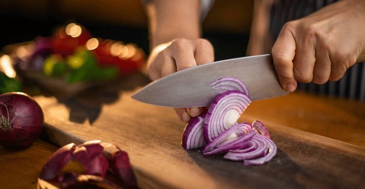 সবজি কাটার ছুরি কীভাবে বাড়িতেই ধার দেবেন?