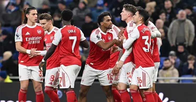 এভারটনকে হারিয়ে শীর্ষে ফিরলো আর্সেনাল