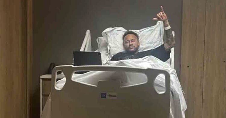 নেইমারের হাঁটুতে সফল অস্ত্রোপচার, খেলতে পারবেন বিশ্বকাপ?