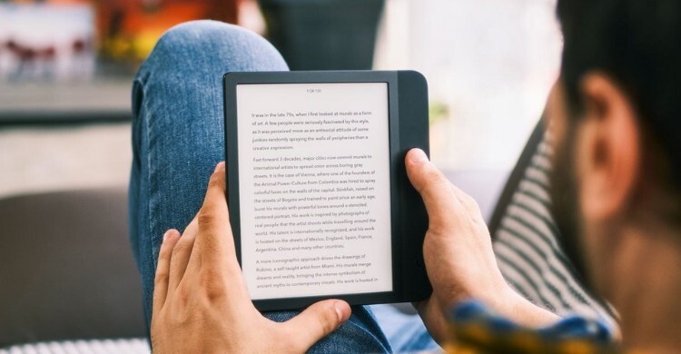 বইয়ের বিষয়বস্তু কঠিন লাগলে এআইকে বলুন, বুঝিয়ে দেবে সহজেই