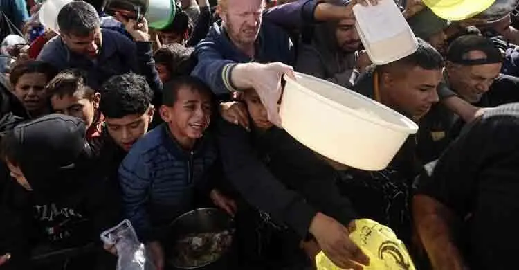 গাজায় কাজ করা ডজনখানেক সহায়তা সংস্থাকে নিষিদ্ধ করছে ইসরায়েল