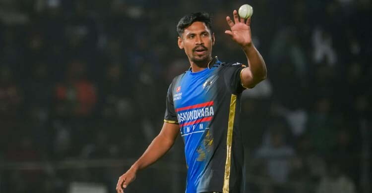 রেকর্ড গড়ে মোস্তাফিজের ৪০০