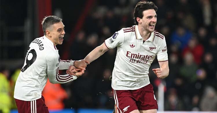 রাইসের জোড়া গোলে জয়রথ চলছে আর্সেনালের