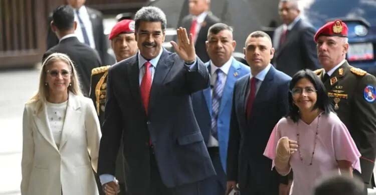 সুইজারল্যান্ডে মাদুরো ও ঘনিষ্ঠদের সম্পদ জব্দের আদেশ