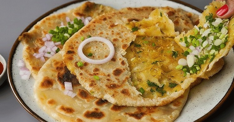 স্বাদে ভিন্নতা আনতে পারে পেঁয়াজ কলির পরোটা