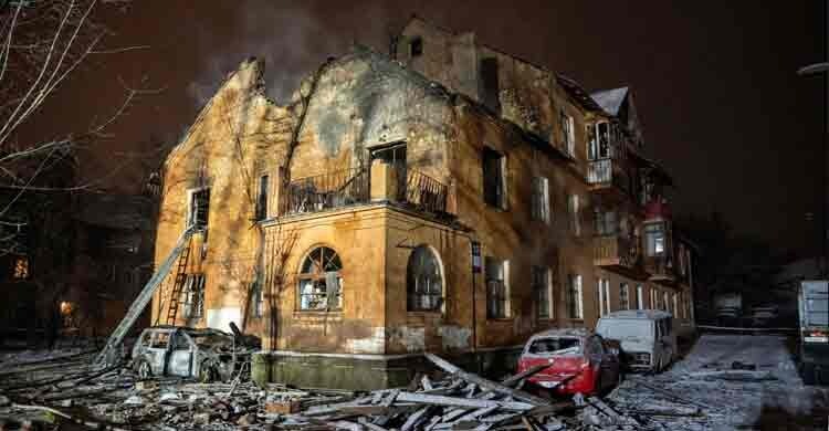 ইউক্রেনে ‘পারমাণবিক অস্ত্রের মতো’ শক্তিশালী ক্ষেপণাস্ত্র ছুড়লো রাশিয়া