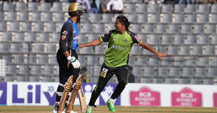 ব্যাটিং ব্যর্থতায় ১১৪ রানে অলআউট রংপুর