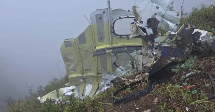 ইন্দোনেশিয়ায় প্লেনের ধ্বংসাবশেষ উদ্ধার, নিখোঁজ ১১