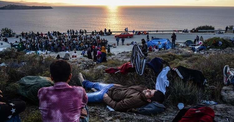 ইংলিশ চ্যানেল দিয়ে একদিনে ৩১৭ অভিবাসীর যুক্তরাজ্যে প্রবেশ