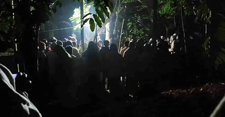 বাগেরহাটে ছাত্রলীগ নেতার স্ত্রী ও শিশু সন্তানকে পাশাপাশি দাফন