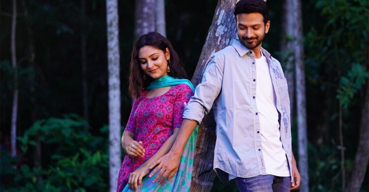 রাজনৈতিক বিরোধে ইয়াশ-নীহা!