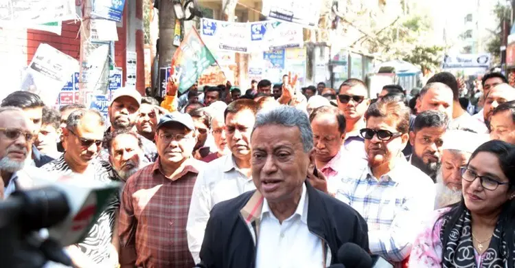 বিদেশিদের ওপর ভর করে রাজনীতি করলে জনগণ প্রত্যাখ্যান করবে