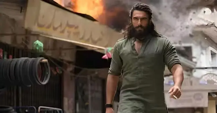 বিতর্কের মাঝেও ‘ধুরন্ধর’র দাপট, ১৩০ কোটিতে ওটিটি স্বত্ব বিক্রি