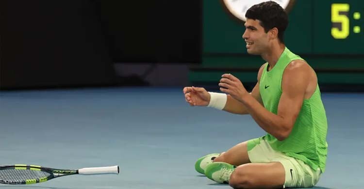 শরীর ভাঙলেও মন ভাঙেনি, নাটকীয় জয়ে ফাইনালে আলকারাজ