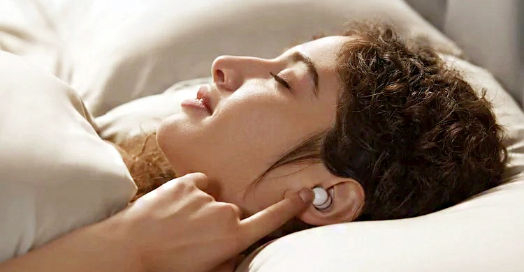 ঘুমের জন্য ইউটিউবে স্লিপ মিউজিক শোনা কতটা নিরাপদ