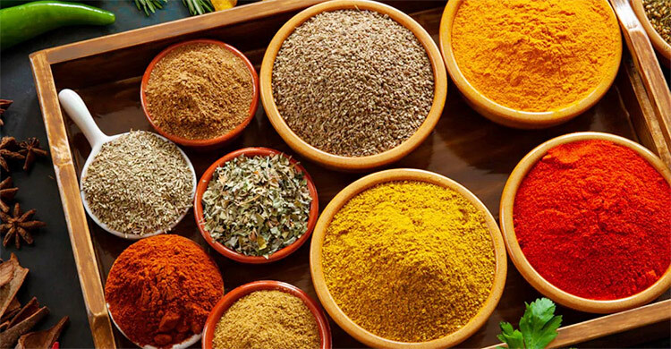 মসলা ভাজতে গিয়ে পুড়ে যায়? কাজে লাগান এ সব কৌশল