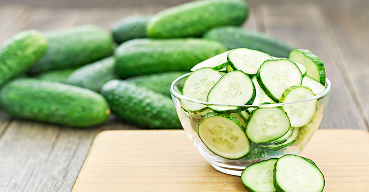 শসা কাটার আগে কেন ডগা ঘষে নেওয়া হয়?