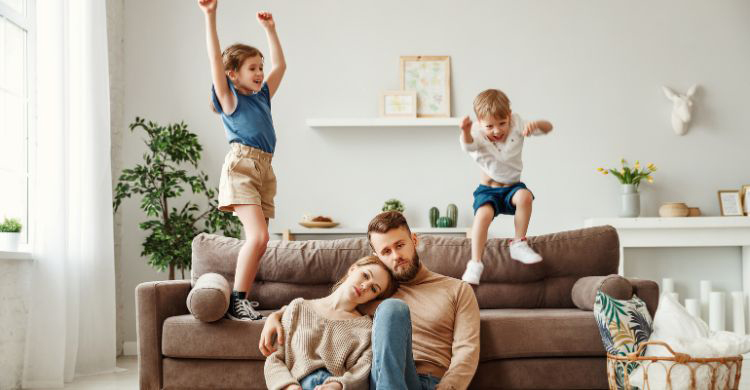 সারাদিন বাসায় সন্তানের দেখাশোনা করার চাপ বাইরের কাজ থেকে কম নয়