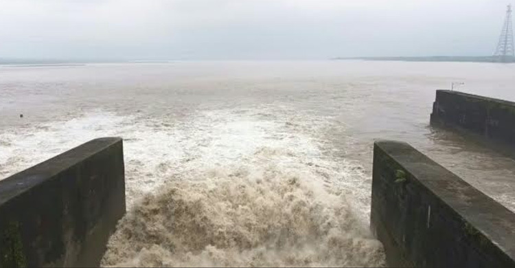 বিপৎসীমার ওপর তিস্তার পানি, পশ্চিমবঙ্গে সতর্কতা জারি