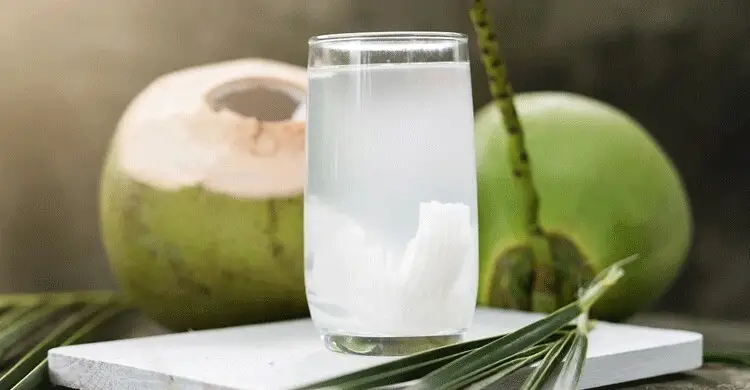 ডাবের পানি বেশি পান করলে বাড়তে পারে প্রেশারের ঝুঁকি