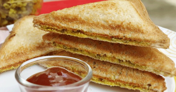 ঝটপট তৈরি করুন আলুর স্যান্ডউইচ