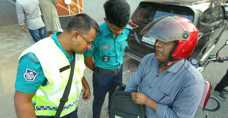 বিমানবন্দর-রেল-মেট্রো-টার্মিনালে কড়া সতর্কতা, নিরাপত্তা বলয়ে দেশ