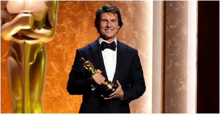 চারবার মনোনয়ন পেয়ে অবশেষে অস্কারে সম্মানিত হলেন টম ক্রুজ