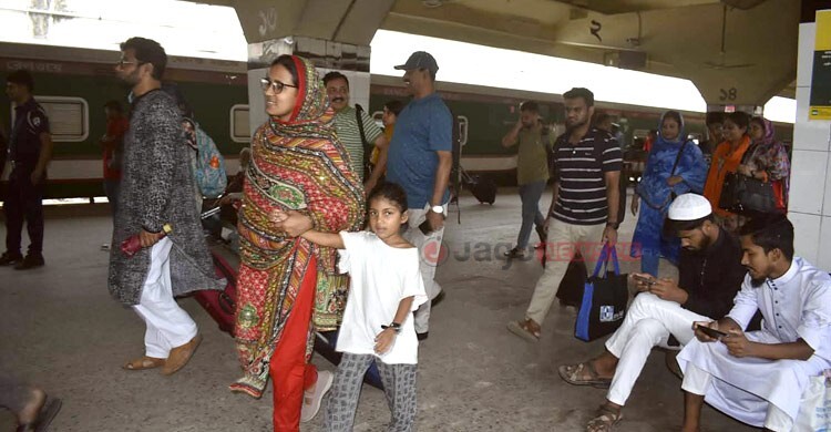 ঈদে নানাবাড়ি যাচ্ছে তমালিকা, অপেক্ষা যেন আর শেষ হচ্ছে না