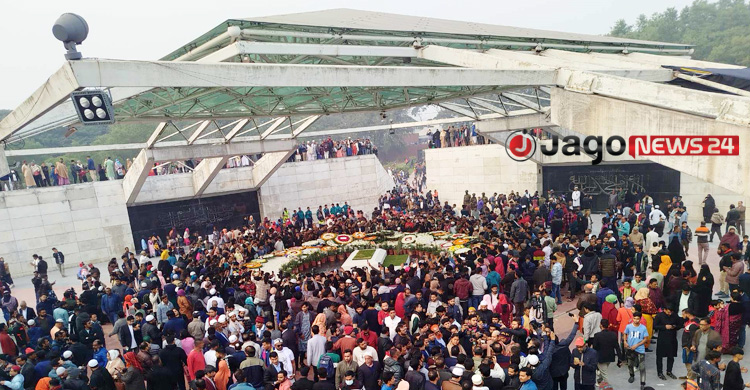 আজও সারি সারি আসছে মানুষ, গন্তব্য খালেদা জিয়ার সমাধি
