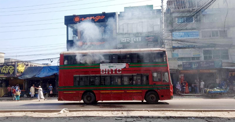 টঙ্গীতে বিআরটিসি বাসে আগুন