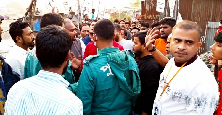 টঙ্গীতে নৌকা-ট্রাক সমর্থকদের মধ্যে সংঘর্ষ, আহত ৮