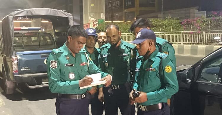 রাজধানীজুড়ে পুলিশের ৬৬৭ টহল টিম, ২৪ ঘণ্টায় গ্রেফতার ১৮৭