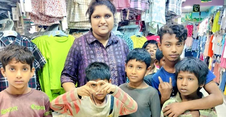 পথশিশুদের ঈদ উপহার দিলেন শিফা