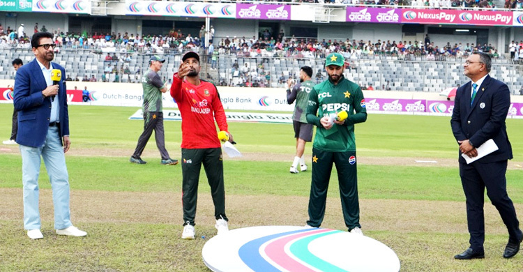 টস হেরে ব্যাটিংয়ে বাংলাদেশ