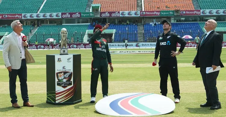 মিরাজের টস হারের হ্যাটট্রিক, ব্যাটিংয়ে বাংলাদেশ