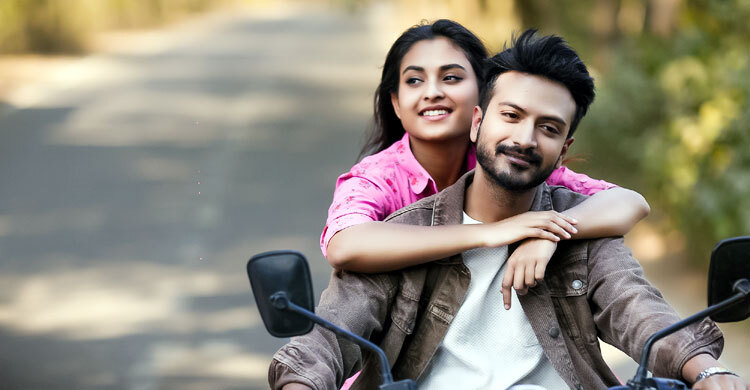 বেকার ইয়াশ এখন বড় তারকা, তার সন্ধানে তটিনী